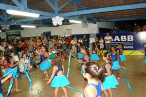 AABB Comunidade encerra atividades de 2010 com festa e distribuição de brinquedos