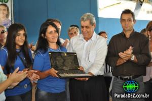 Governador Andre entrega notebooks para a região de Paranaíba