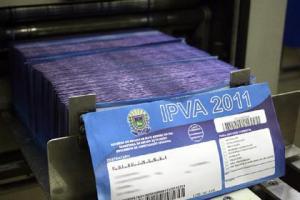 Proprietário de veículo pode imprimir carnê do IPVA pela Internet