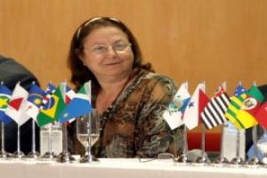 Tania Garib participa de reunião do Fonseas em Brasília