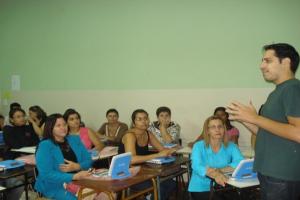 Educadores da escola Liduvina recebem capacitação sobre o projeto UCA
