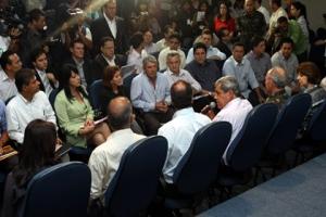 André reúne 14 prefeitos e pede a ministro ajuda federal