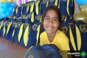 Crianças da LBV em Paranaíba recebem kits de material pedagógico