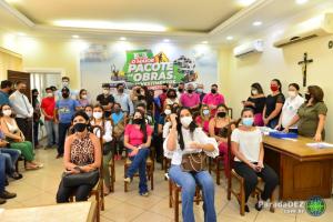 Prefeitura de Paranaíba dá posse para novos concursados