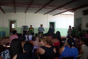 Cras e Polícia Militar oferecem palestra sobre drogas no Raimundo